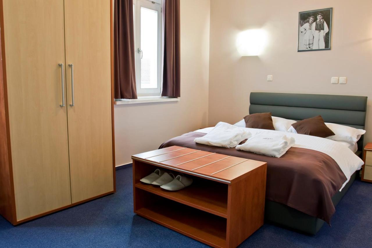 Hotel Pakrac Zewnętrze zdjęcie