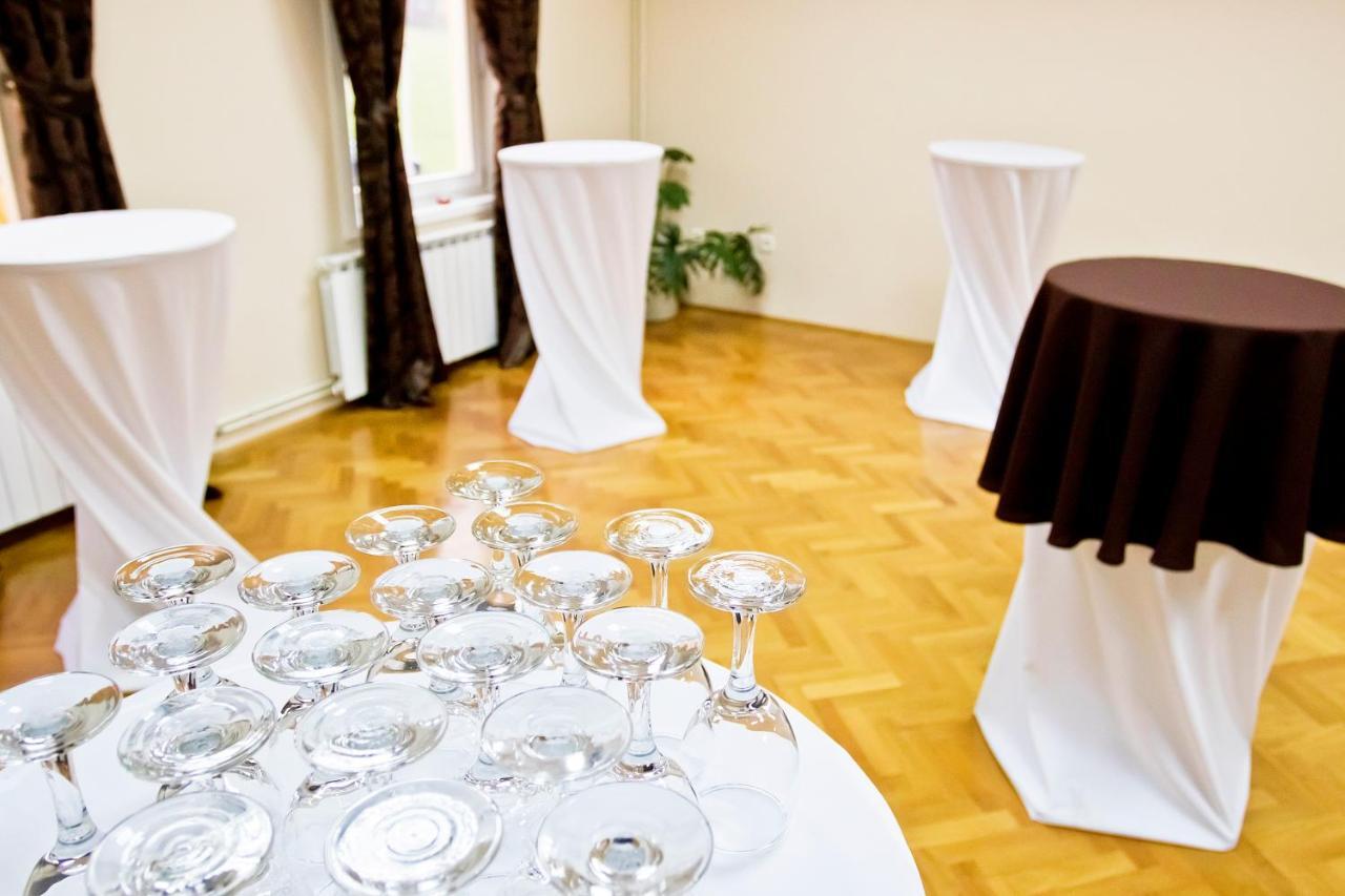 Hotel Pakrac Zewnętrze zdjęcie